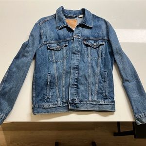 Levi denim jacket size medium never worn perfect new condition